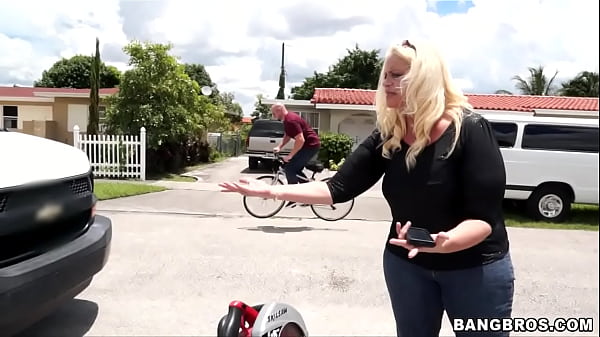 Pretty amateur fucked after a crash