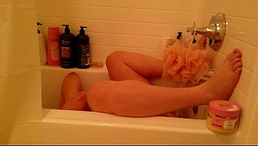 SEXY FAT BBW PREGNANT MILF WITH HUGE NATURAL BOOBS MASTURBATES IN BATHROOM BY WATER PRESSURE – AMATEUR ARABIAN SNOWWHITE